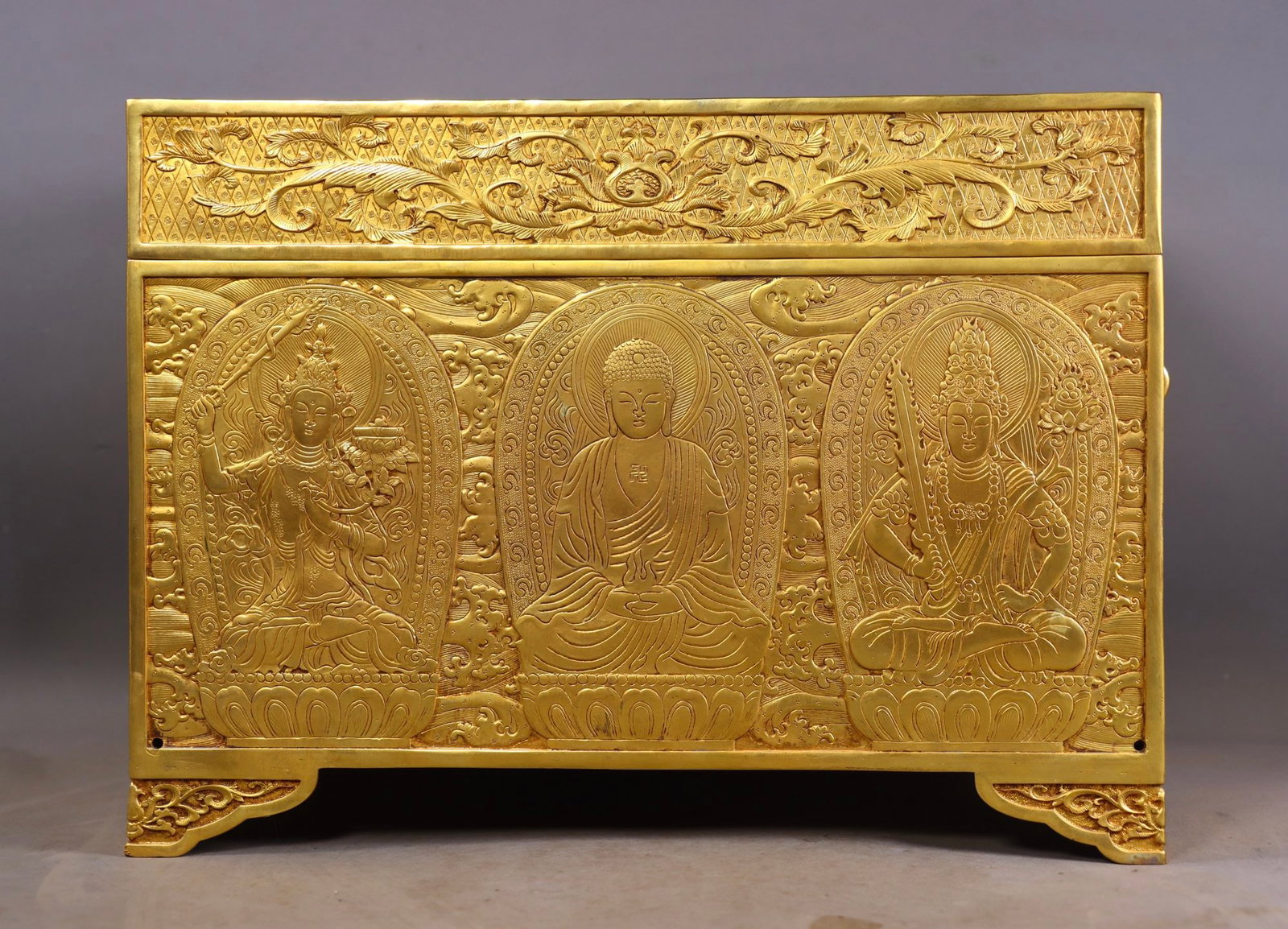 A Rare Gilt Bronze Buddha Statue Pattern Box,With Scriptures - 3