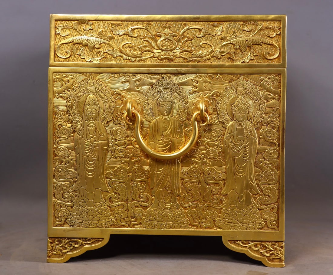 A Rare Gilt Bronze Buddha Statue Pattern Box,With Scriptures - 4