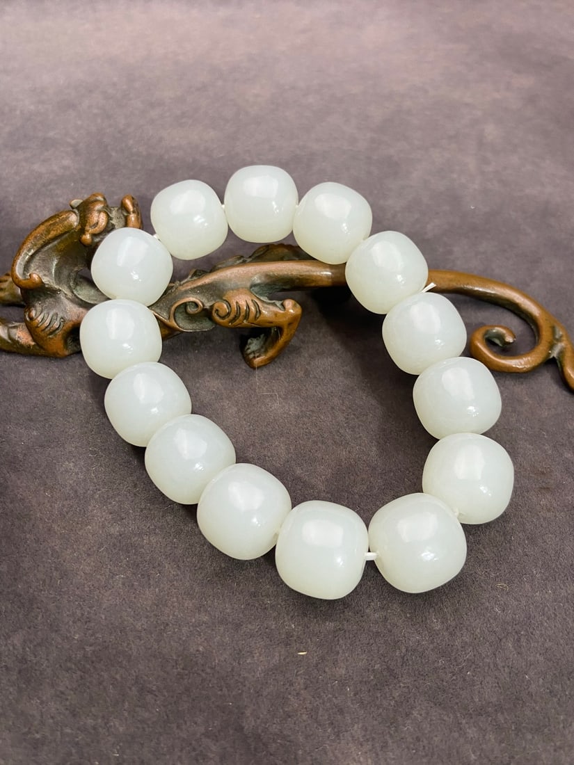 An Exquisite White Jade Bracelets - 2