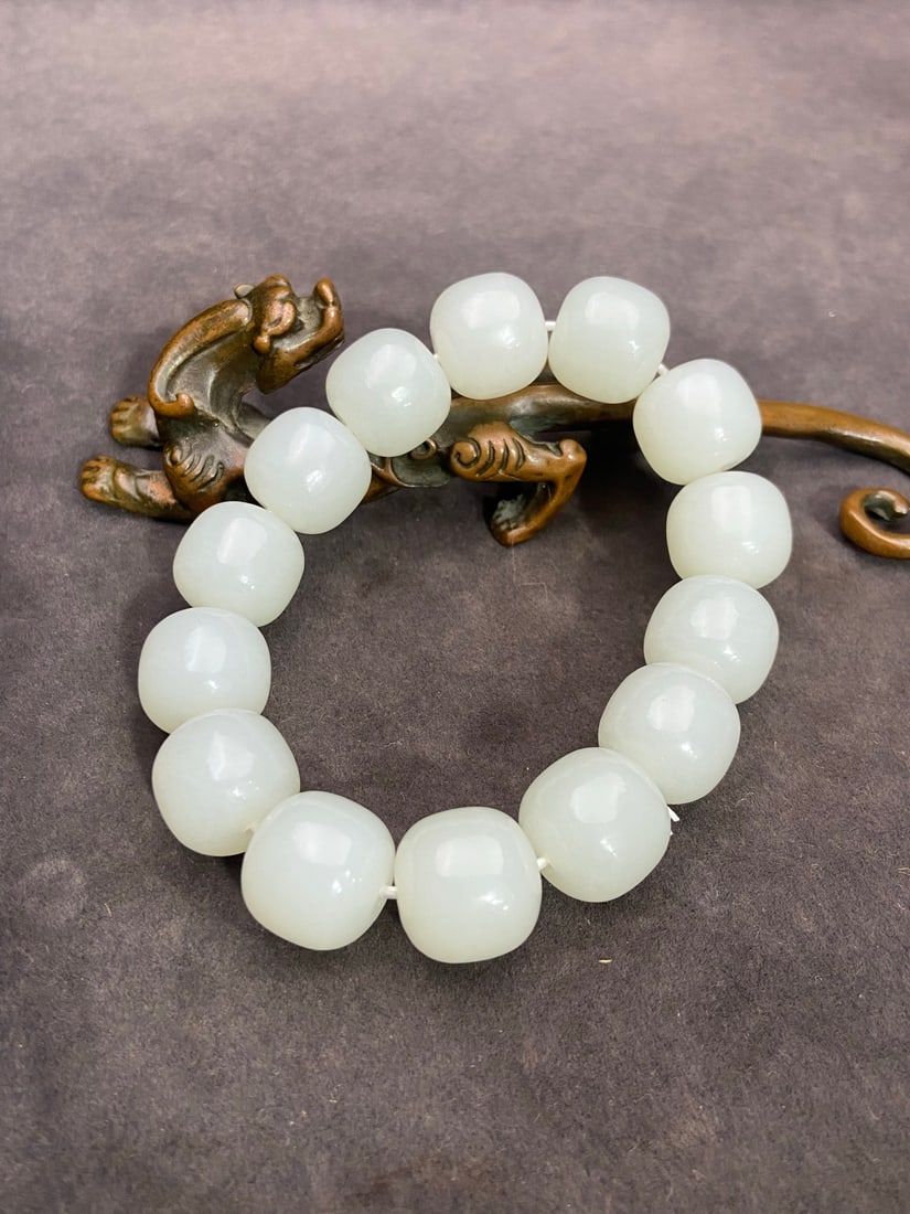 An Exquisite White Jade Bracelets - 3
