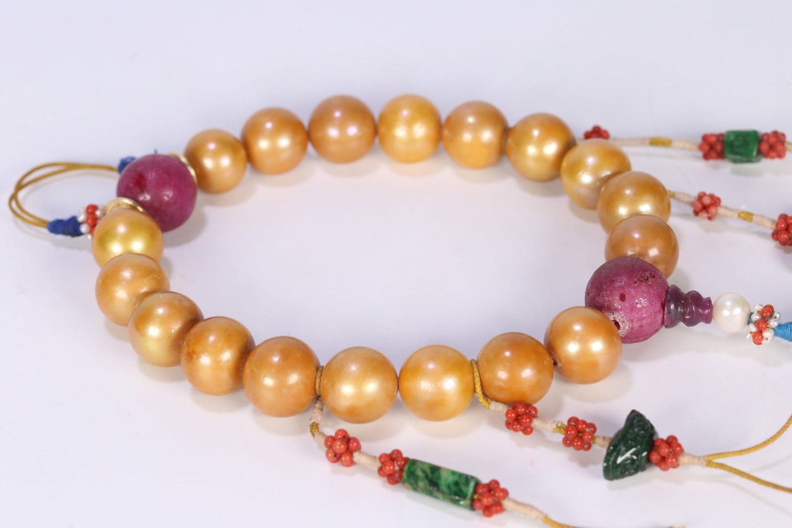 An Exquisite Pearls Bracelets - 2
