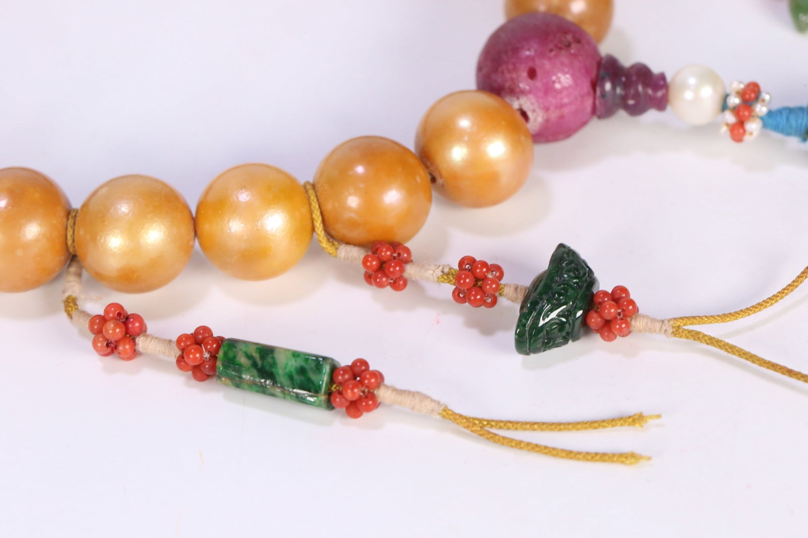 An Exquisite Pearls Bracelets - 3