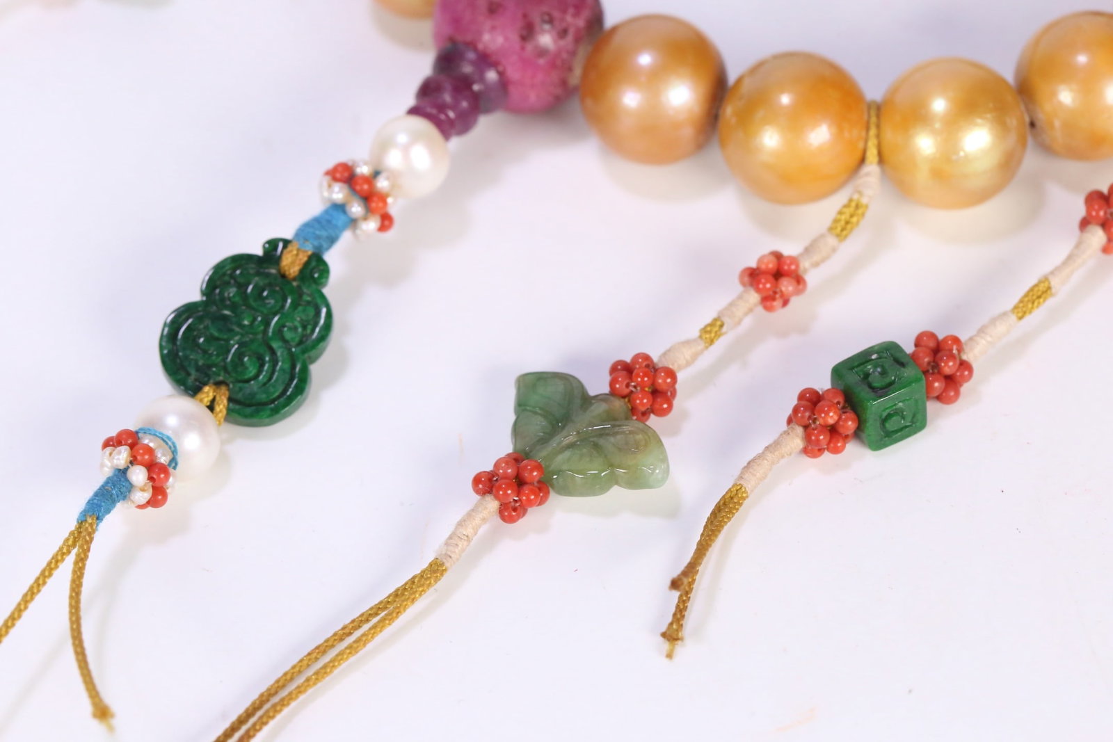 An Exquisite Pearls Bracelets - 4