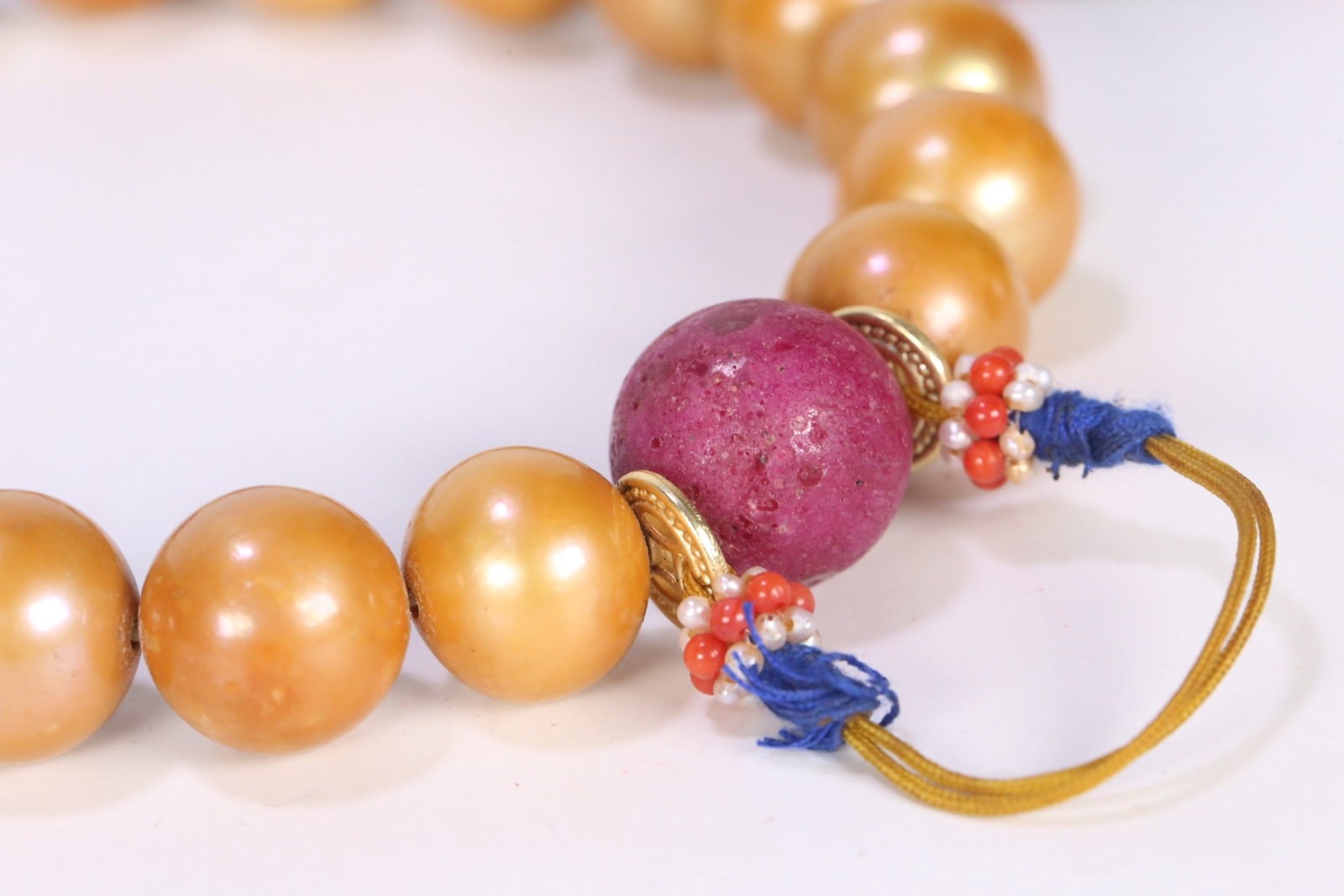 An Exquisite Pearls Bracelets - 5