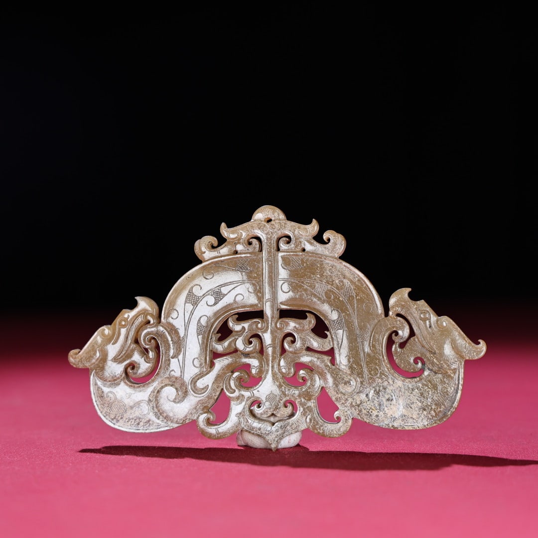 An Exquisite White Jade Dragon Pattern Pendant - 3