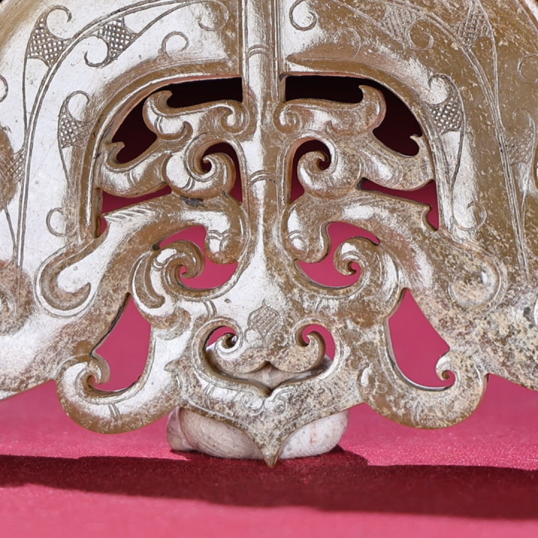 An Exquisite White Jade Dragon Pattern Pendant - 4