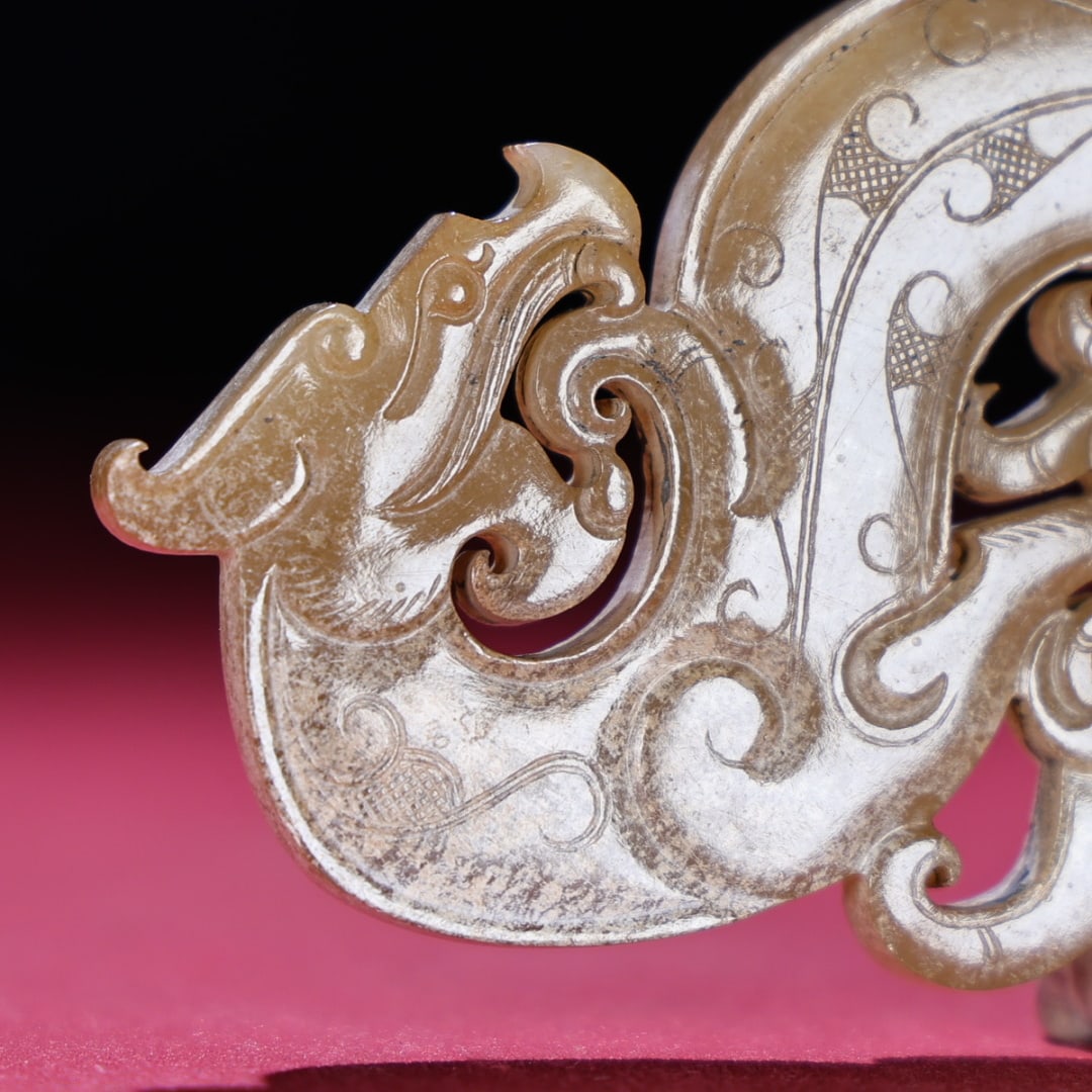 An Exquisite White Jade Dragon Pattern Pendant - 6