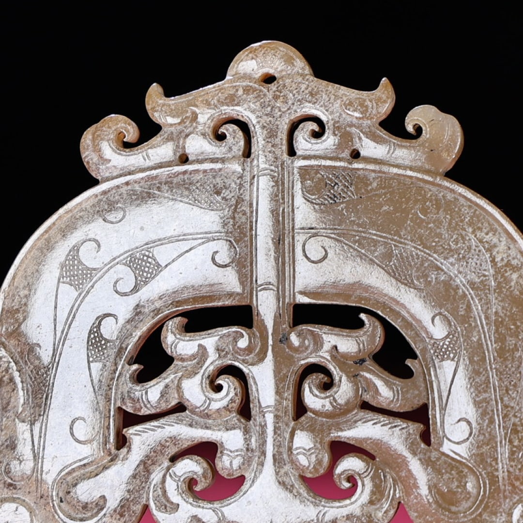 An Exquisite White Jade Dragon Pattern Pendant - 8