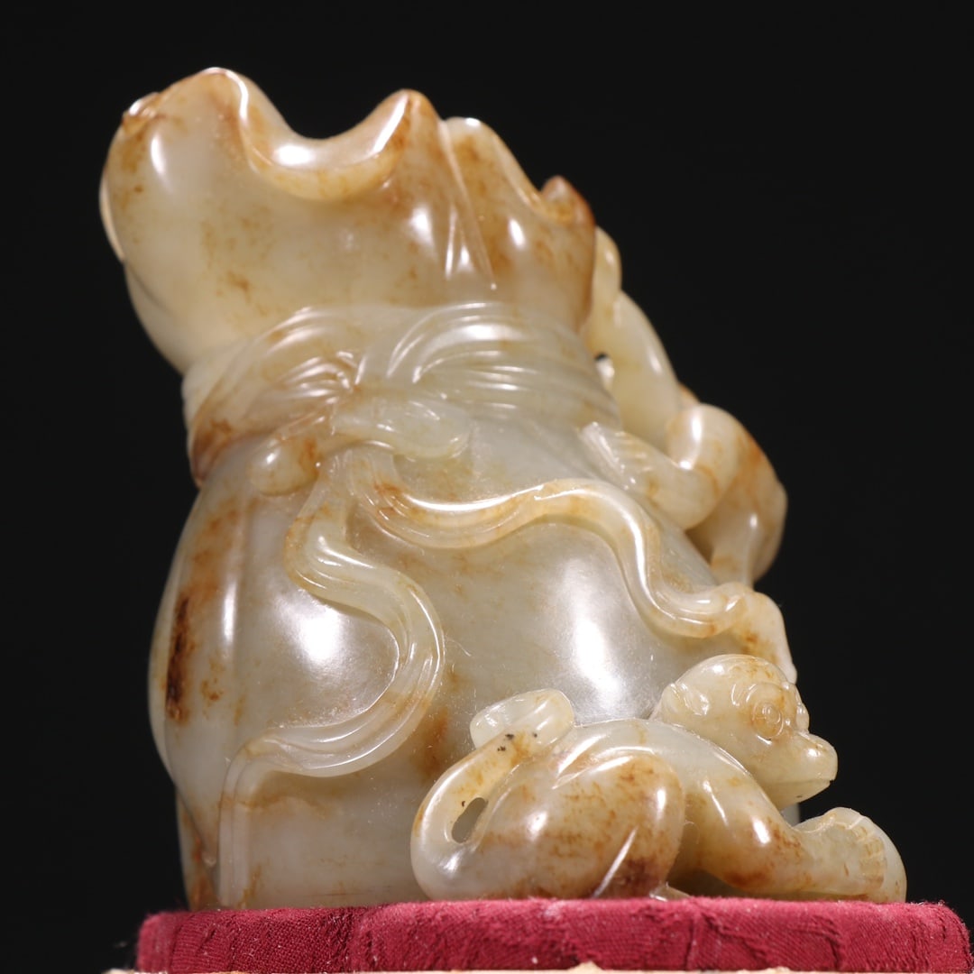An Exquisite White Jade Monkey Pattern Ornament - 7