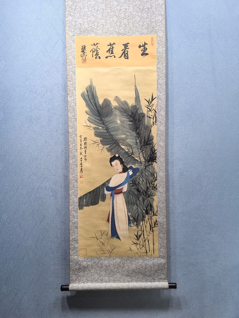 A Chinese Vertical Scroll Ink Painting of Woman on Paper,Zhang Daqian: A Chinese Vertical Scroll Ink Painting of Woman on Paper,Zhang Daqian,Size:16.9inx40.1in一幅中国水墨仕女图立轴,张大千