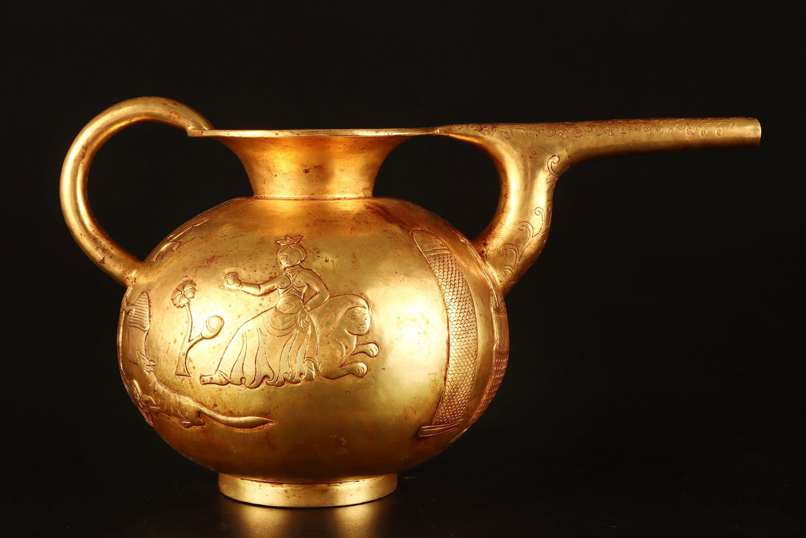 A Rare Gilt Bronze Figure Pattern Ewer (1 of 9)