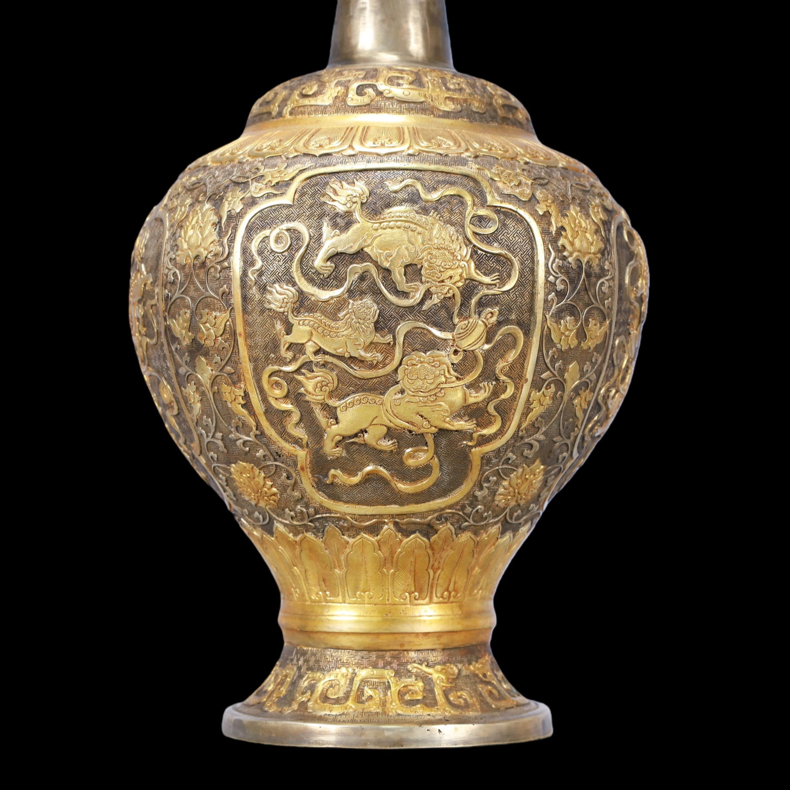 A Exquisite Gilt Silver Lotus Pattern Auspicious Beast Pattern Vase - 3