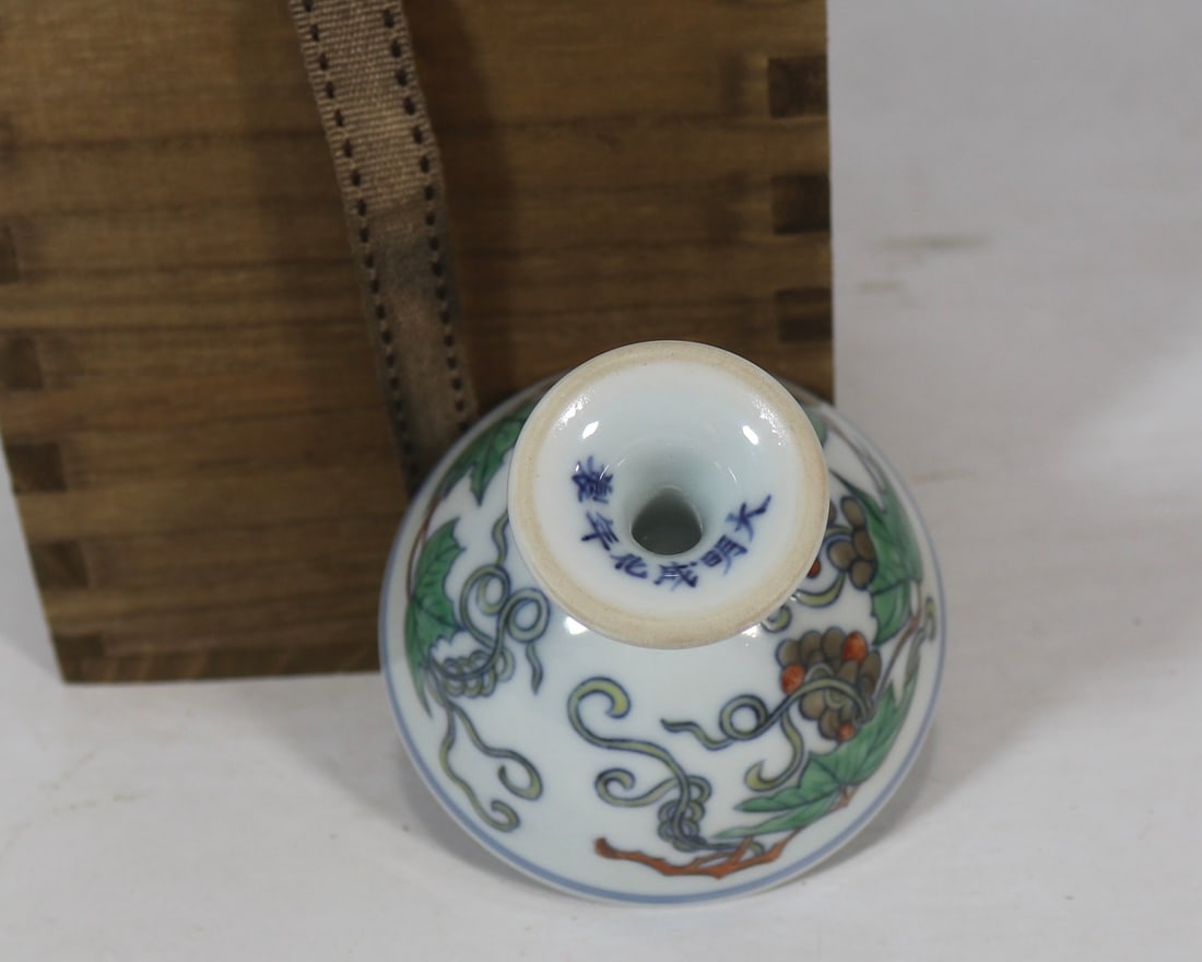 An Exquisite Doucai Grapes Pattern Stem Cup - 6