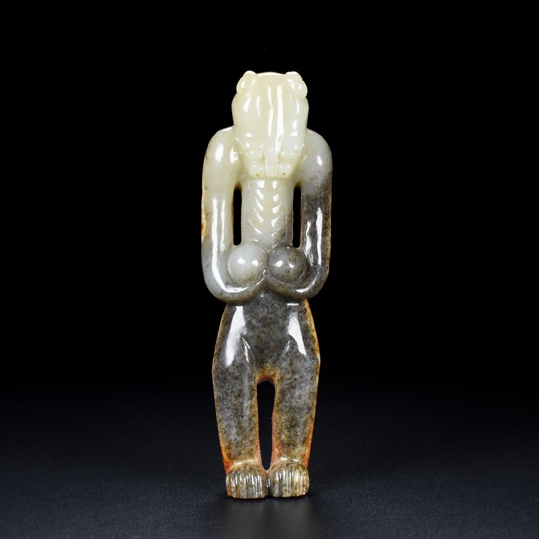An Exquisite White Jade Figure Ornament: An Exquisite White Jade Figure Ornament,Qing Dynasty,China,Size:1.8inx5.5inx1in,Weight:187g白玉人物摆件,中国清代,Size:4.5cmx14cmx2.5cm,Weigh