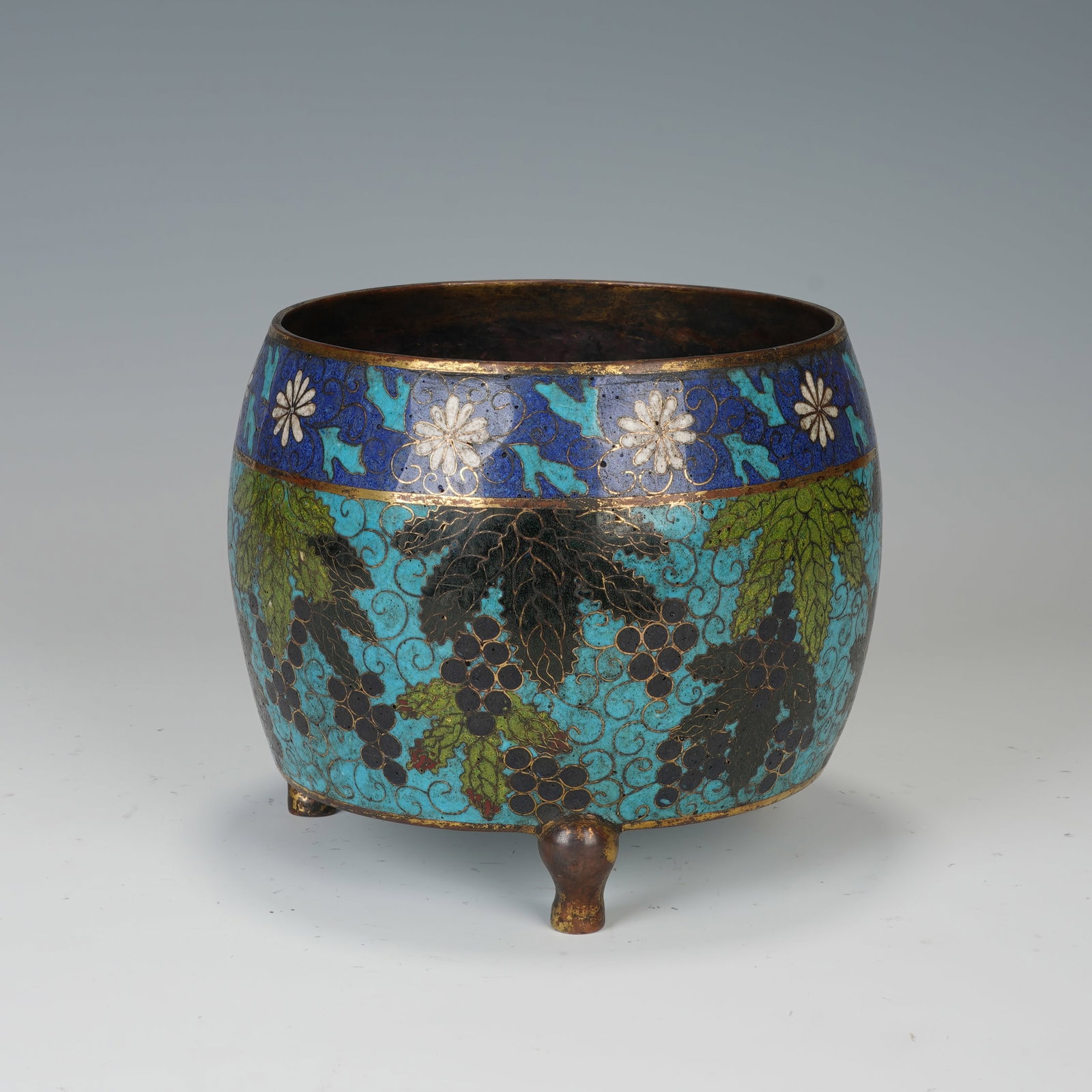 An Exquisite Cloisonne Tripod Cylindrical Censer With Grape Pattern: An Exquisite Cloisonne Tripod Cylindrical Censer With Grape Pattern,Ming Dynasty,China,Four-Character Chenghua Mark,Dimensions:7.5inx5.9in,Weight:1496g,景泰蓝葡萄纹