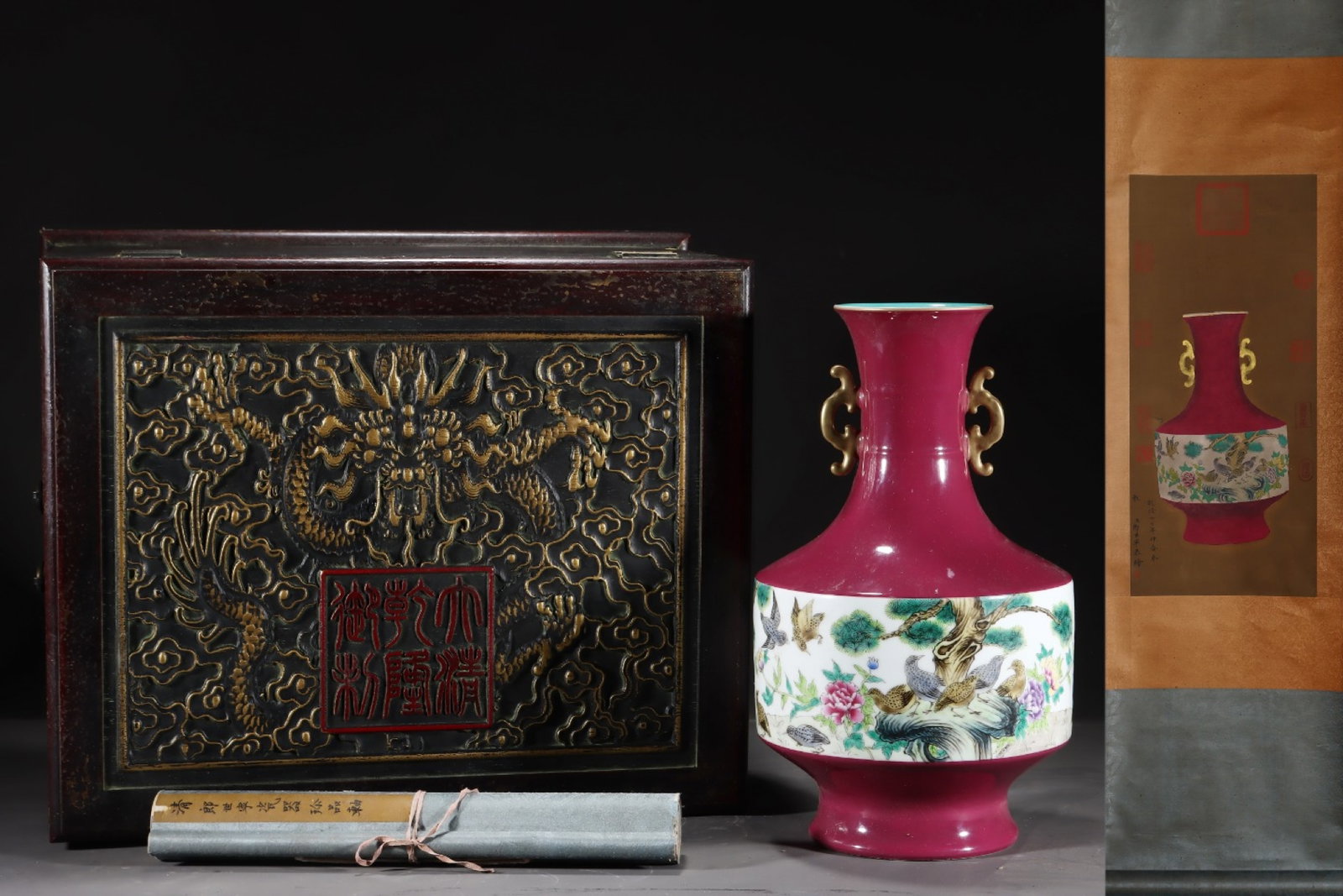 An Exquisite Carmine Red Glaze Famille Rose Vase With Double Ears,Decorated With Flowers,Birds And: An Exquisite Carmine Red Glaze Famille Rose Vase With Double Ears,Decorated With Flowers,Birds And Gilded Patterns,Qing Dynasty,China,Qianlong Six-character Mark,Size:14.8inx8.5in,胭脂 