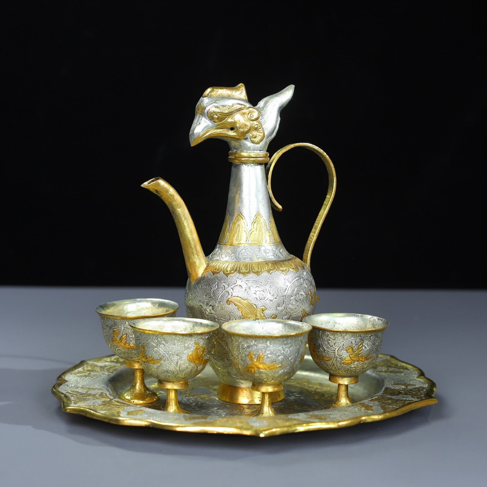 A Set Of Exquisite Gilt Silver Wine Ware With Phoenix Patterns (1 of 12)