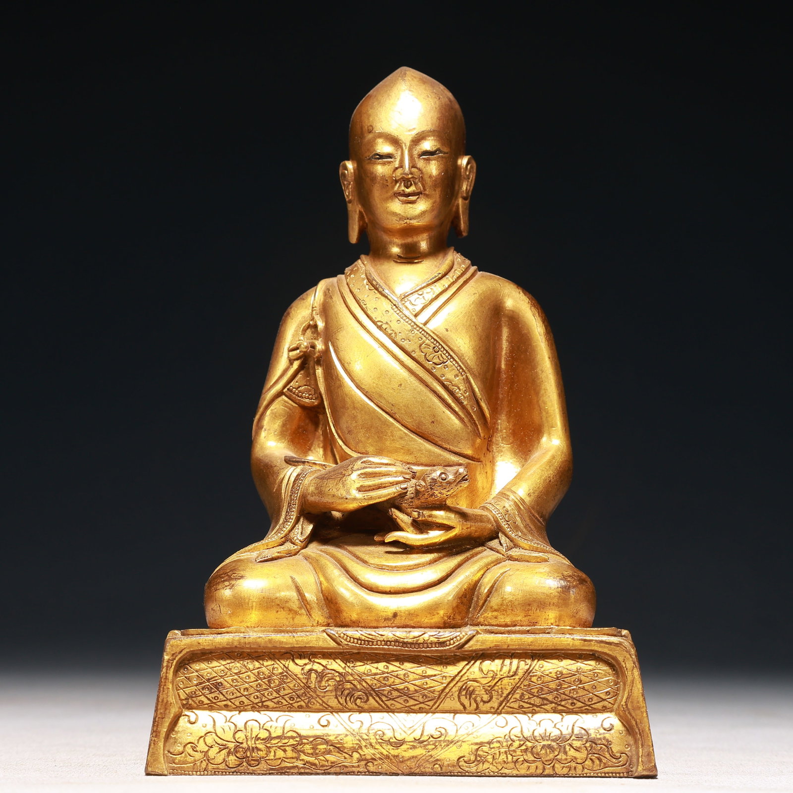 A Solemn Gilt Bronze Statue of Arhat (1 of 6)
