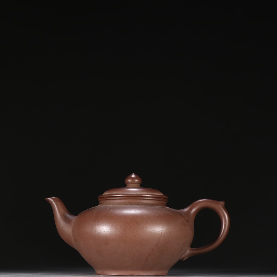 A Fine Chinese Zisha Clay Xiaoying Teapot (1 of 9)