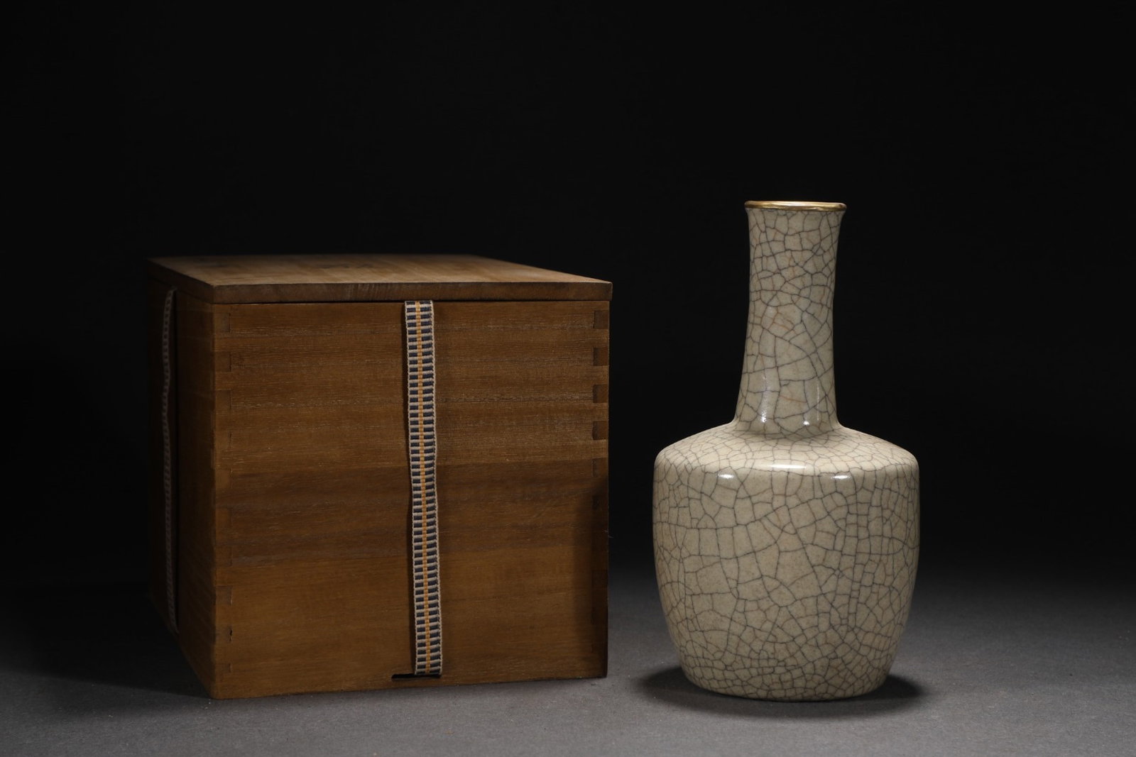 An Exquisite Ge Kiln Rice-Yellow Glaze Mallet Vase With Gold Mounted Rim,Inscribed With Qianlong (1 of 9)