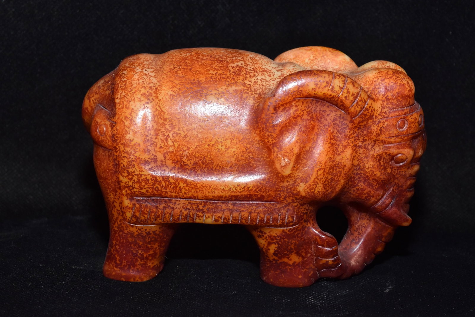 A Fine White Jade Elephant Ornament: A Fine White Jade Elephant Ornament,Hongshan Culture,Dimensions:3.1inx 4.5in,Weight:780g,白玉象摆件,红山文化