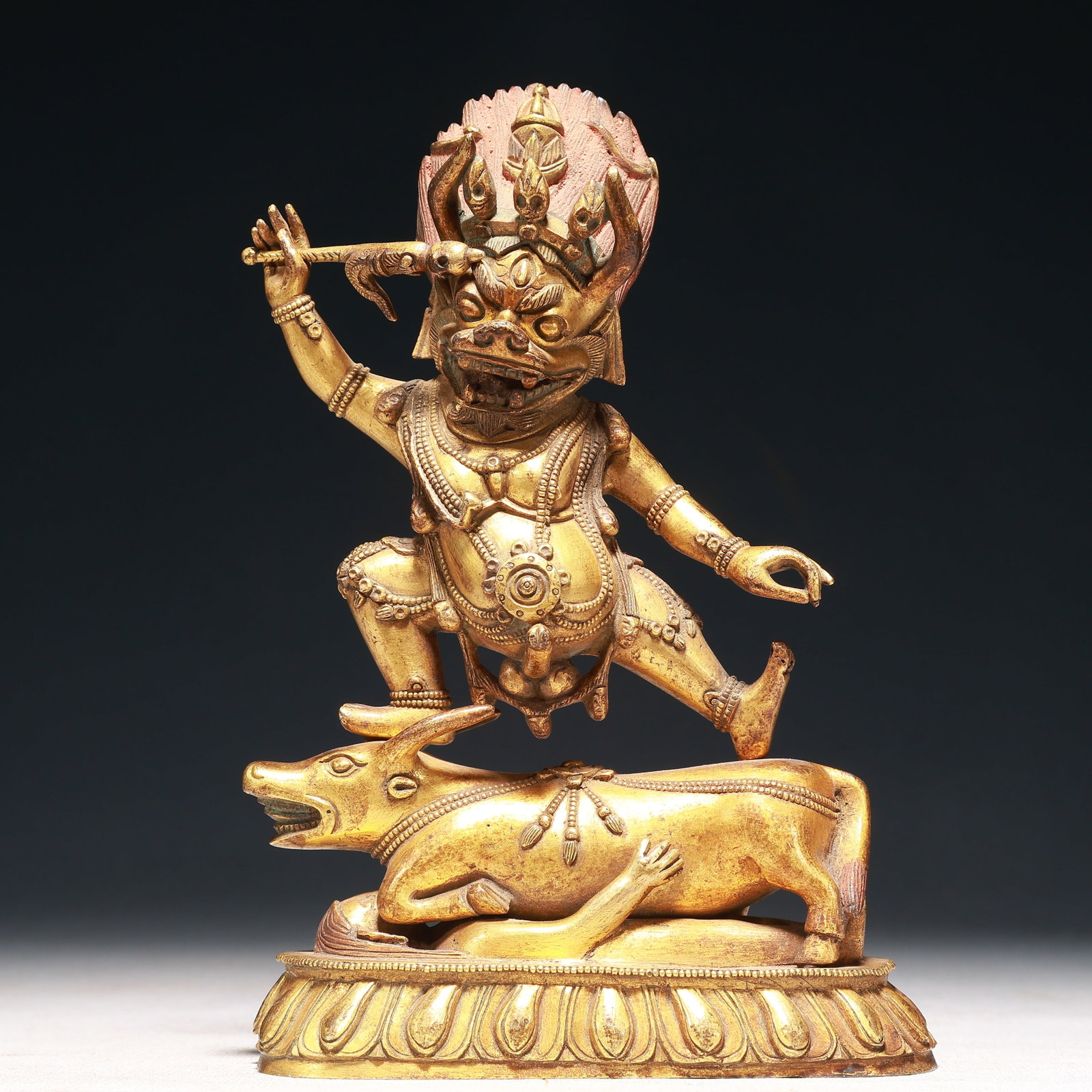 A Solemn Gilt Bronze Statue of Vajra: A Solemn Gilt Bronze Statue of Vajra,Qing Dynasty,China,Size:4.3inx2inx7.1in,Weight:1150g 铜鎏金金刚像,中国清代