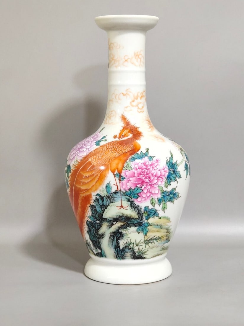 An Exquisite Olive Vase Painted With Famille Rose Phoenix Threading Through Peonies: An Exquisite Olive Vase Painted With Famille Rose Phoenix Threading Through Peonies,Qing Dynasty,China,Yongzheng Six-character Mark,粉彩凤穿牡丹橄榄