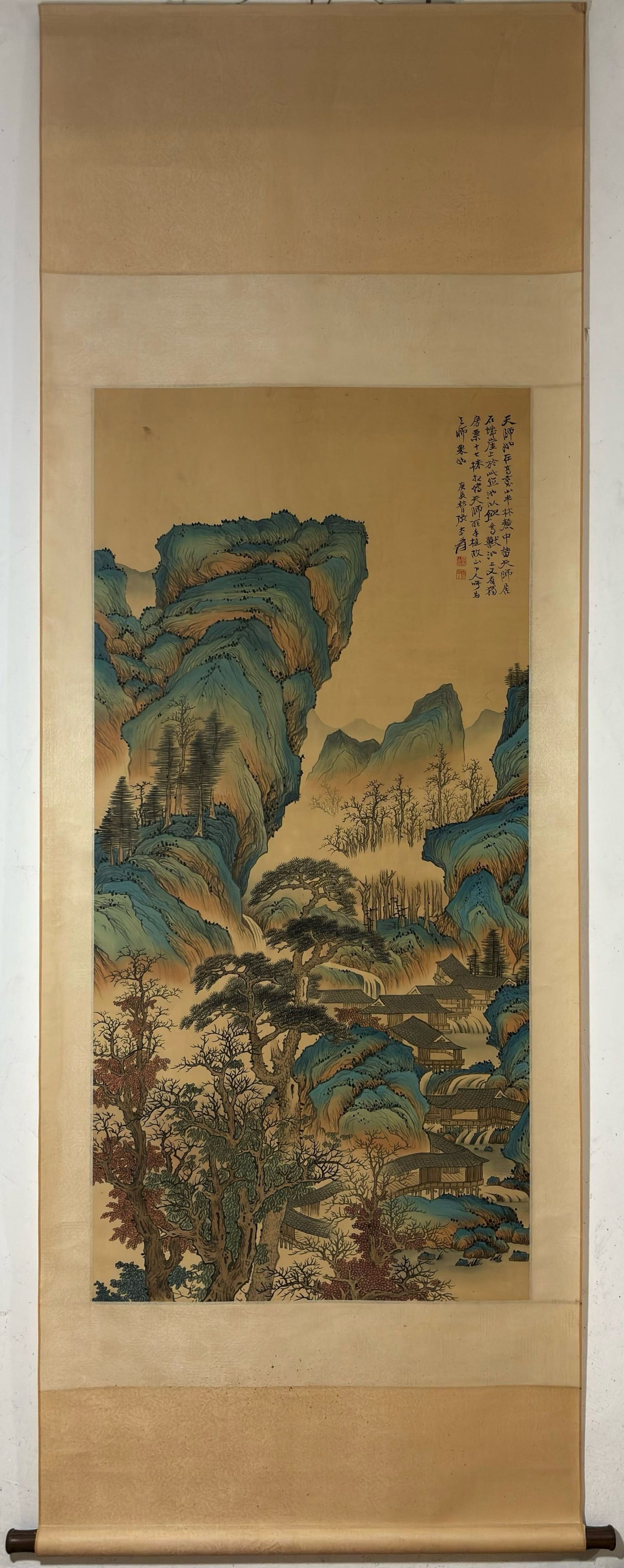 A ChineseInk?on?SilkHangingScroll,Landscape: A ChineseInk‑on‑SilkHangingScroll,Landscape,Zhang Daqian,Without frame Size:53.5inx25.8in,一副中国水墨山水图绢本立&#