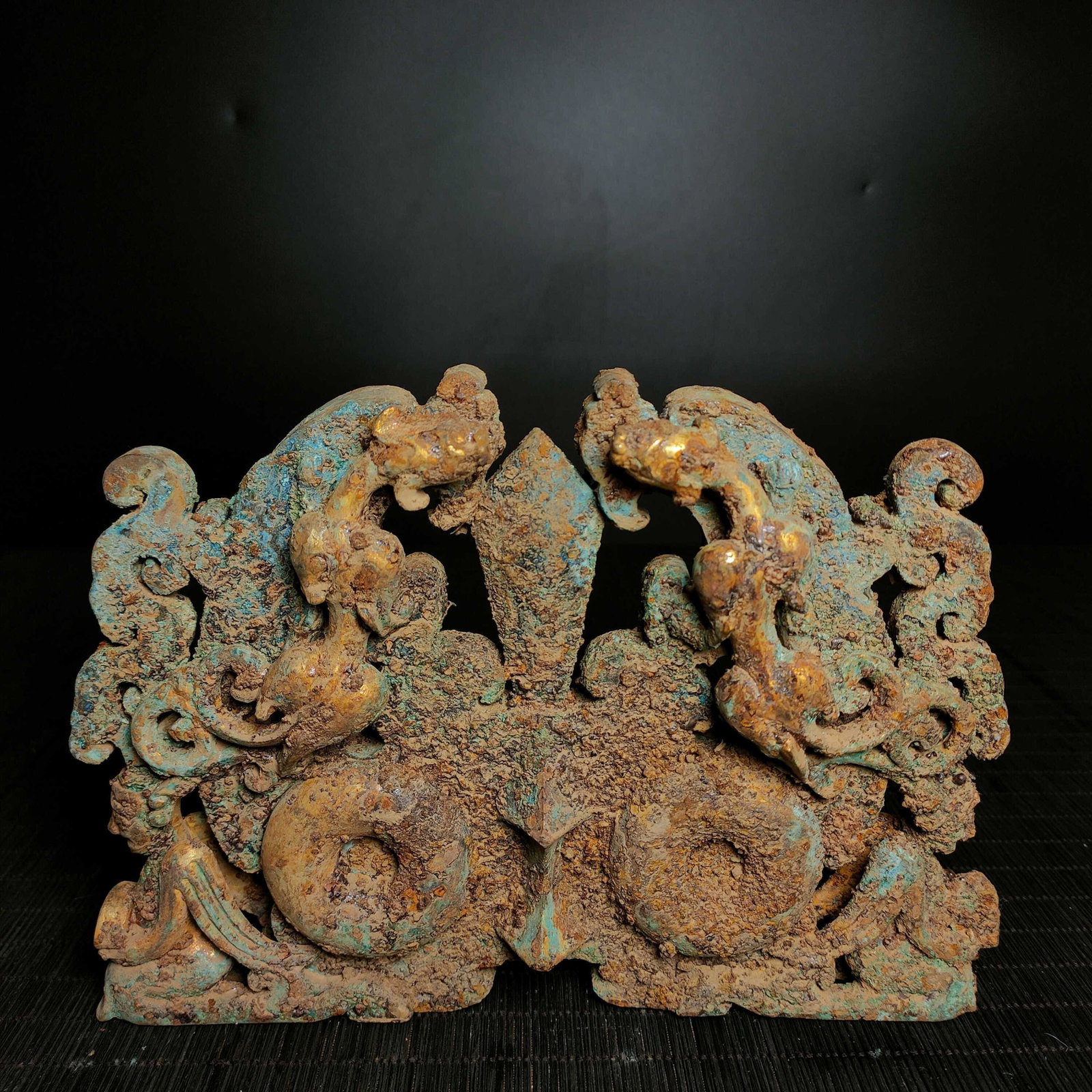 A Fine Openwork Bronze Double?Chilong Ornament (1 of 9)