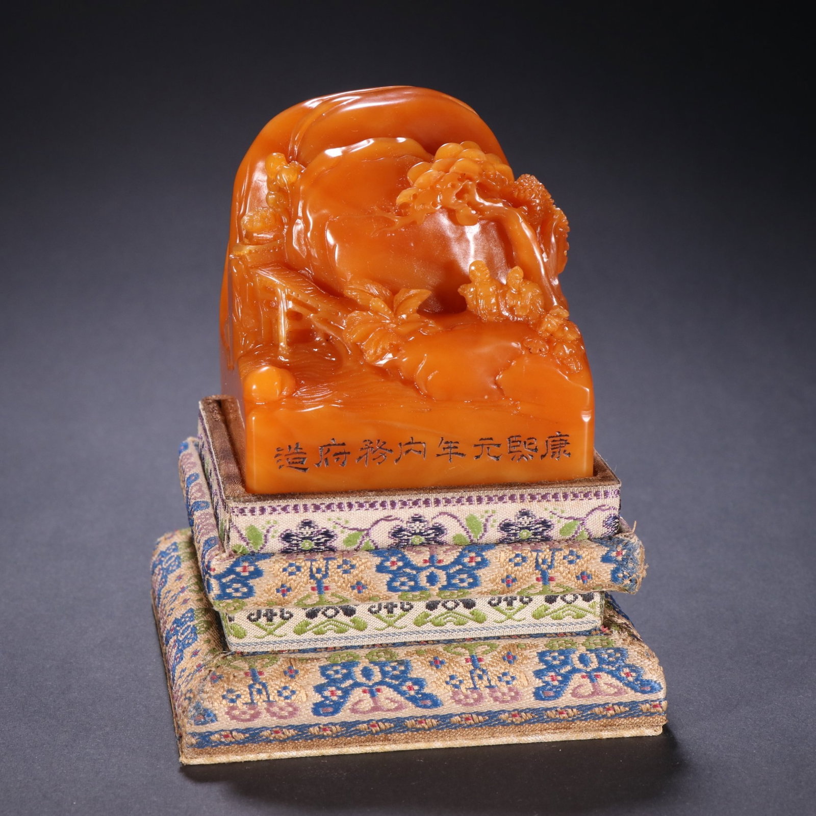 An Exquisite Tianhuang Stone Square Seal With Landscape Figure Knob: An Exquisite Tianhuang Stone Square Seal With Landscape Figure Knob,China Qing Dynasty,With Mark,Dimensions:2.8inx2.6in,Weight:530g,田黄石山水人物钮