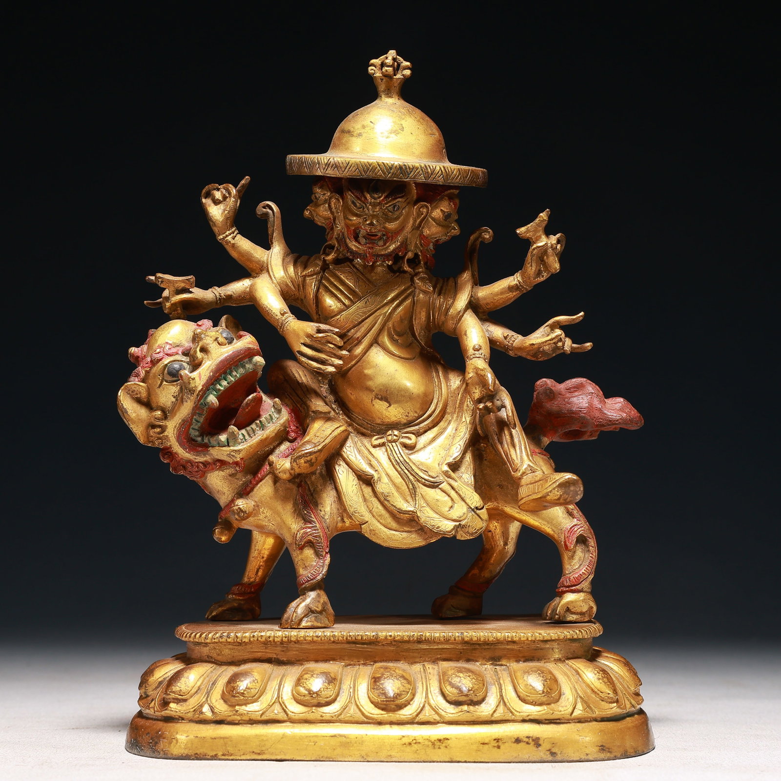 A Solemn Gilt Bronze Buddha Statue: A Solemn Gilt Bronze Buddha Statue,Qing Dynasty,China,Size:5.5inx3.5inx7.9in,Weight:2200g 铜鎏金佛像,中国清代