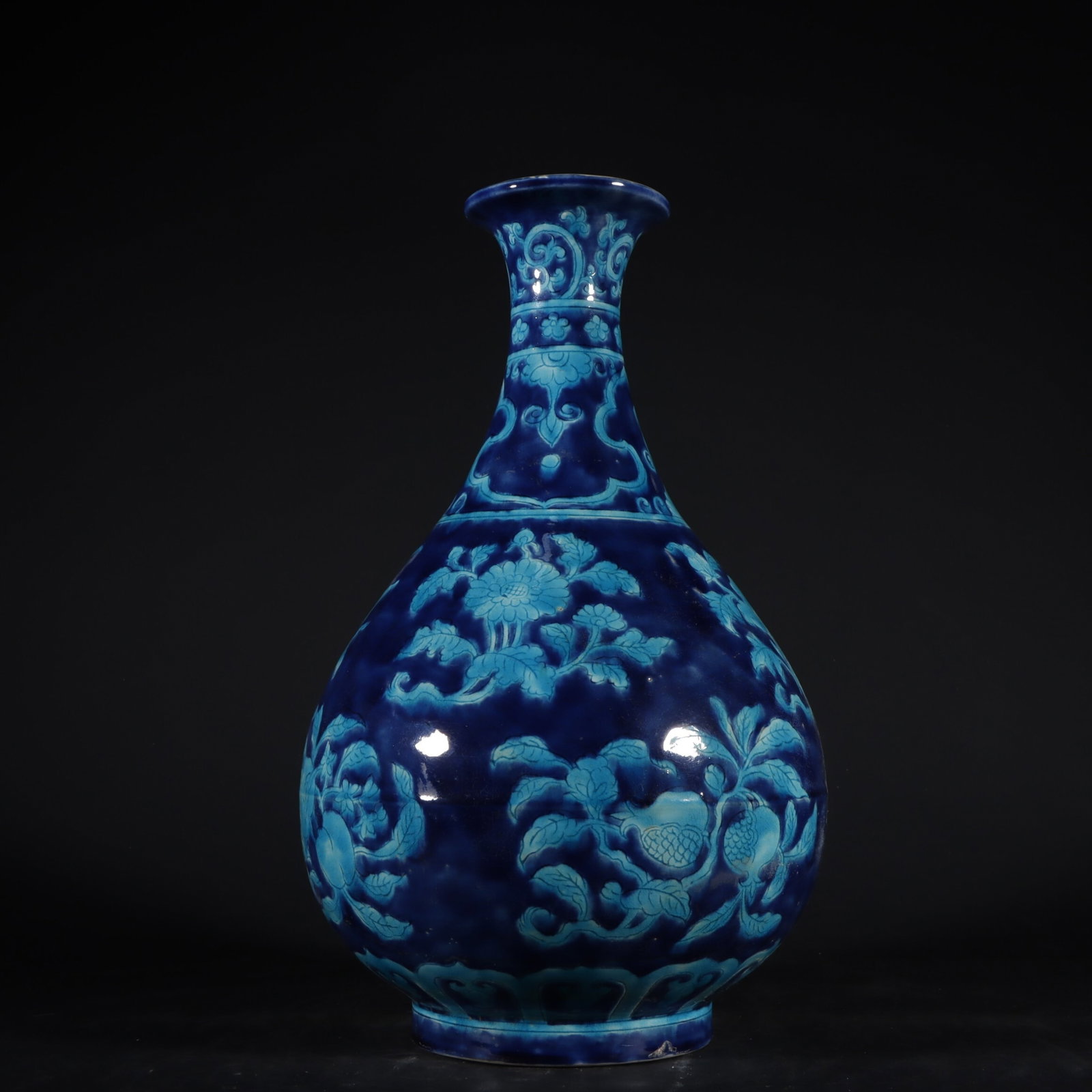 An Exquisite Blue Ground Green Enamel Pear-Shaped Vase With Fruit And Floral Motifs (1 of 9)