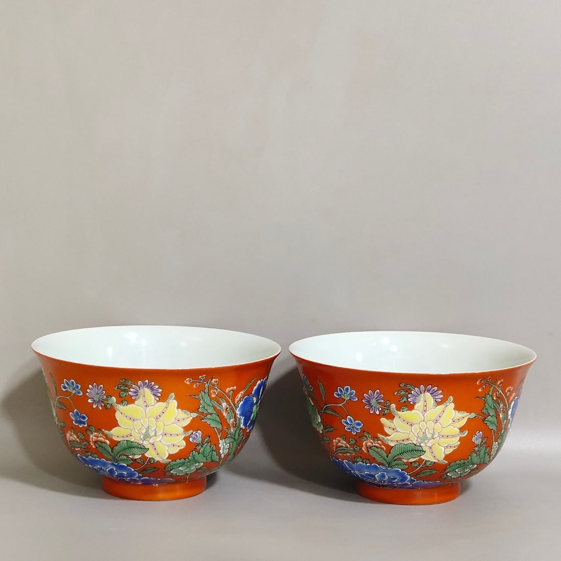 A Pair Of Exquisite Coral Red Ground Foreign Enamel Bowls With Nine Autumn Celebration Patterns: A Pair Of Exquisite Coral Red Ground Foreign Enamel Bowls With Nine Autumn Celebration Patterns,Qing Dynasty,China,Kangxi Four-character Mark,一对珊瑚红地洋&#