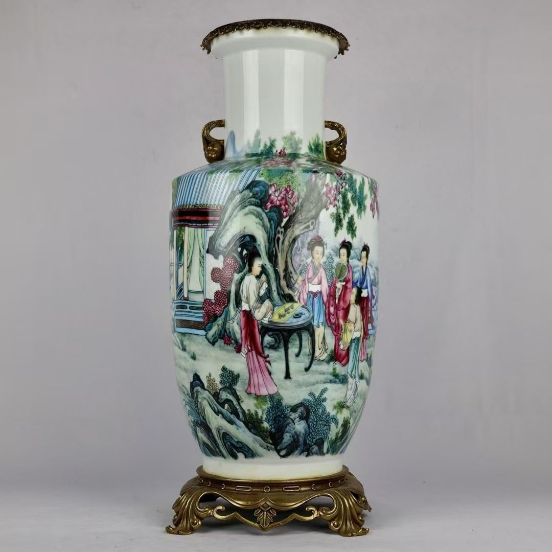 An Exquisite Famille Rose Mallet Vase With Double Pomegranate Ears And Copper Mounts,Figure Motifs: An Exquisite Famille Rose Mallet Vase With Double Pomegranate Ears And Copper Mounts,Figure Motifs,China Qing Dynasty,Six-Character Qianlong Mark,Dimensions:26.8inx11in,粉彩人物