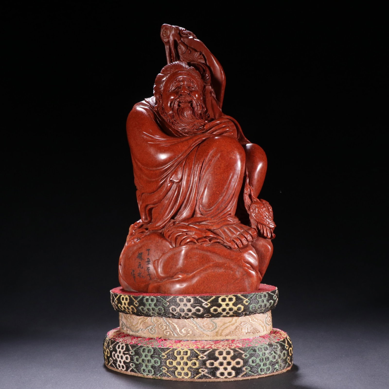 An Exquisite Shoushan Stone Ornament Of Fisherman: An Exquisite Shoushan Stone Ornament Of Fisherman,China Qing Dynasty,With Mark,Dimensions:7.1inx4.3in,Weight:1480g,寿山石渔翁摆件,中国清