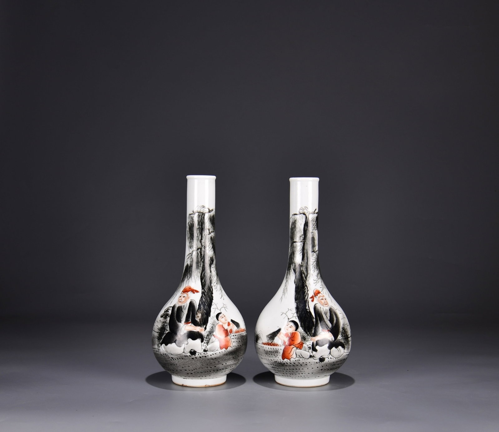 A Pair Of Exquisite Famille Rose Long Neck Vases With Figure Story Patterns: A Pair Of Exquisite Famille Rose Long Neck Vases With Figure Story Patterns,Qing Dynasty China,Six-Character Xianfeng Mark,Dimensions:11.2inx5.1in,一对粉彩人物ă