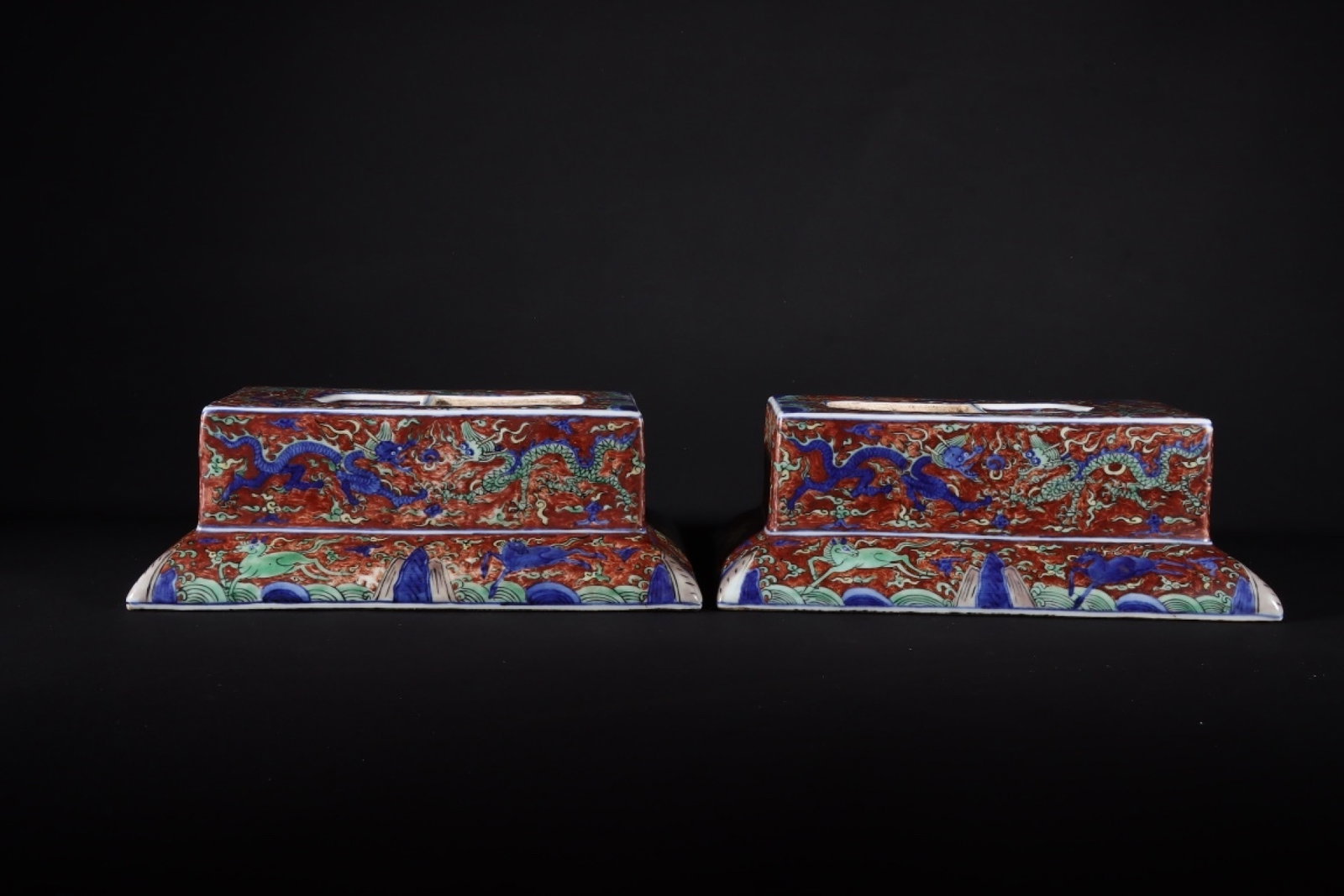 A Fine Porcelain Ink Stone With Underglaze Blue Dragon On Red Ground: A Fine Porcelain Ink Stone With Underglaze Blue Dragon On Red Ground,Ming Dynasty,China,Wanli Six-character Mark,Size:3.1inx9.1in,红地龙纹砚台中国਴