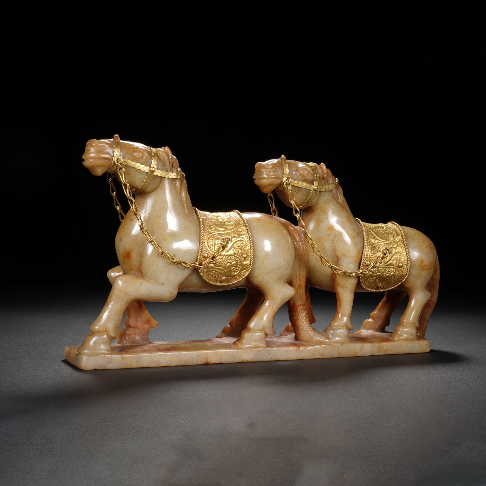 An Exquisite White Jade Ornament With Two Horses Inlaid With Gilded Decorations (1 of 10)