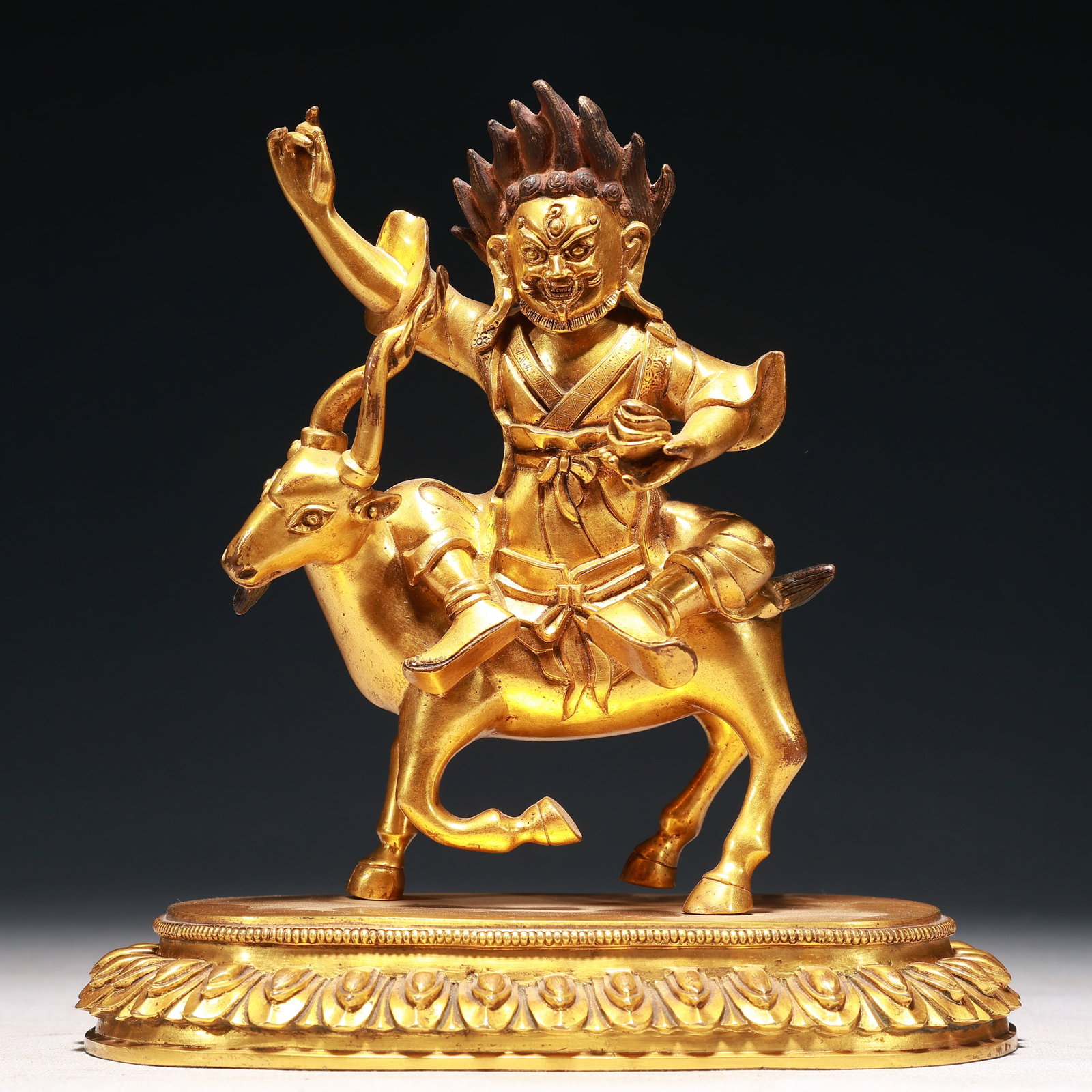 A Solemn Gilt Bronze Statue of Mammon: A Solemn Gilt Bronze Statue of Mammon,Qing Dynasty,China,Size:7.5inx4.3inx7.9in,Weight:1900g 铜鎏金财神像,中国清代