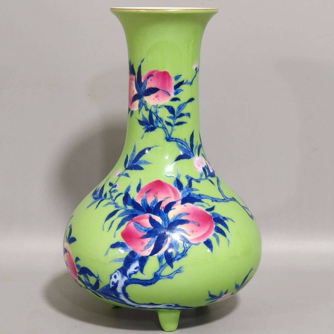 An Exquisite Apple Green Glaze Three-Legged Vase Painted With Nine Peach Patterns (1 of 7)