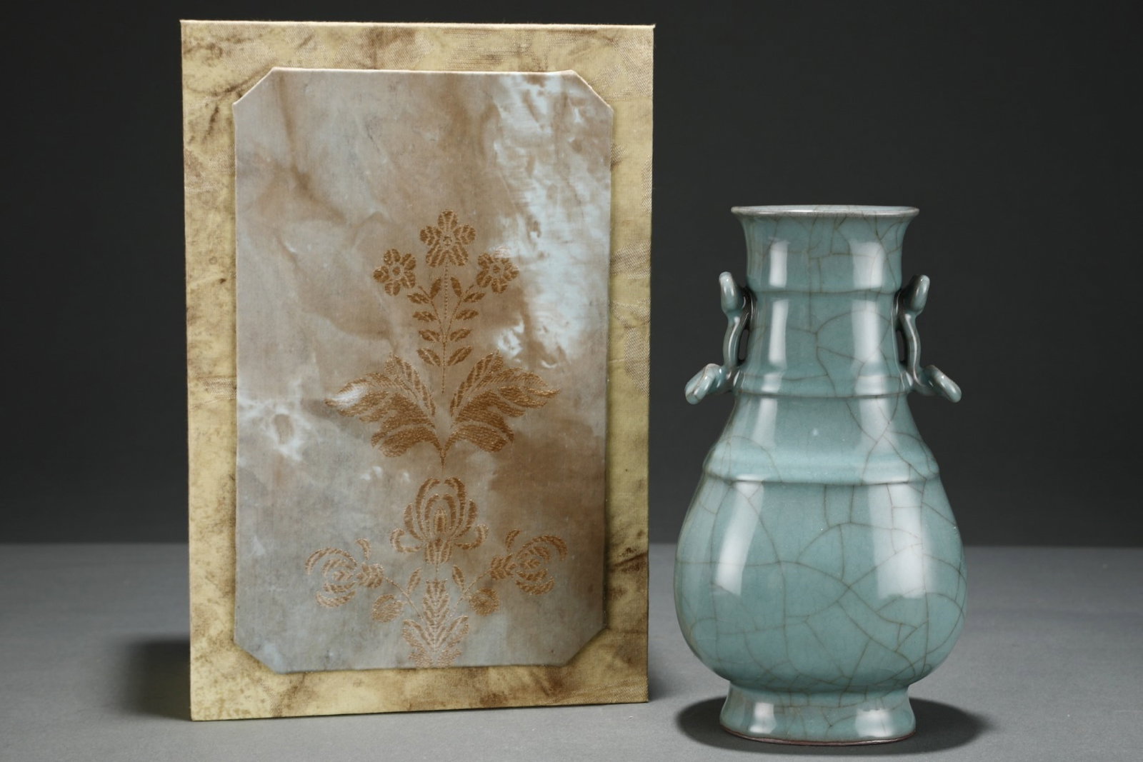 An Exquisite Guan Kiln Pink Celadon Glazed Two-Eared Vase With String Patterns: An Exquisite Guan Kiln Pink Celadon Glazed Two-Eared Vase With String Patterns,China Song Dynasty,With Mark,Size:8.9inx4.9in,官窑粉青釉弦纹双耳