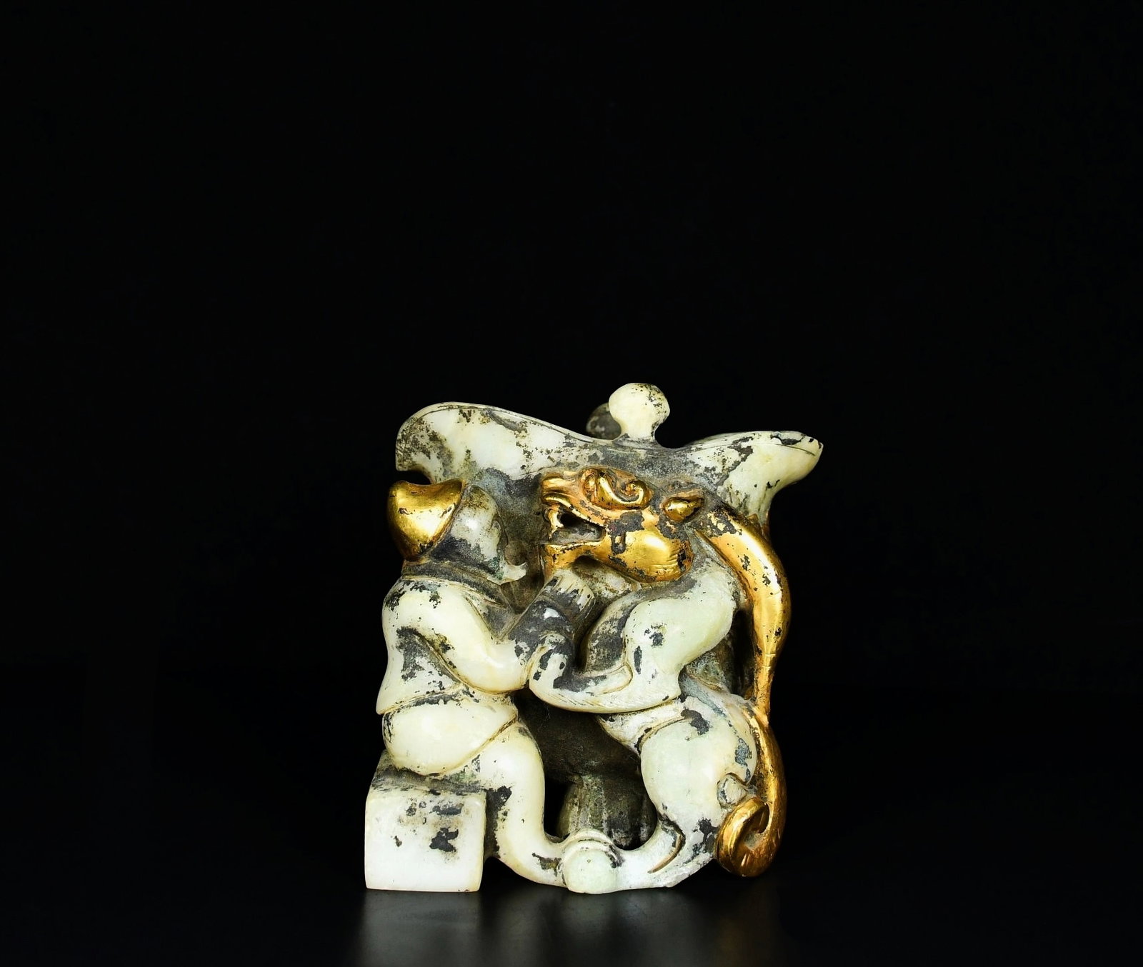 A Fine White Jade Libation Cup?Shaped Vessel With Gilt?Gold Wrapping Depicting Hu Barbarians Taming (1 of 9)
