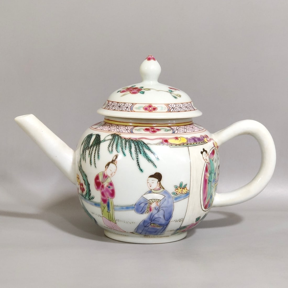 An Exquisite Famille Rose Teapot Decorated With Figure Story Scenes (1 of 8)