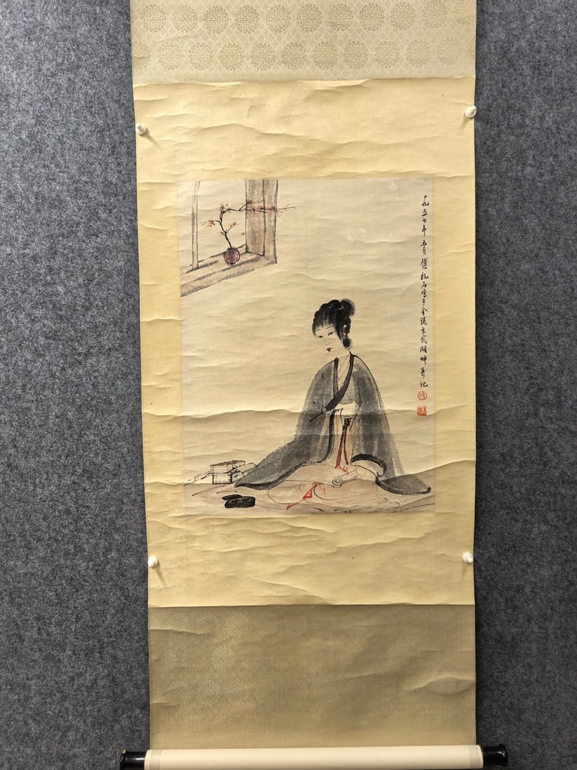 A Chinese Vertical Scroll Ink Painting of Woman on Paper,Fu Baoshi: A Chinese Vertical Scroll Ink Painting of Woman on Paper,Fu Baoshi,Size:18.9inx20.9in 一幅中国水墨仕女图立轴,傅抱石