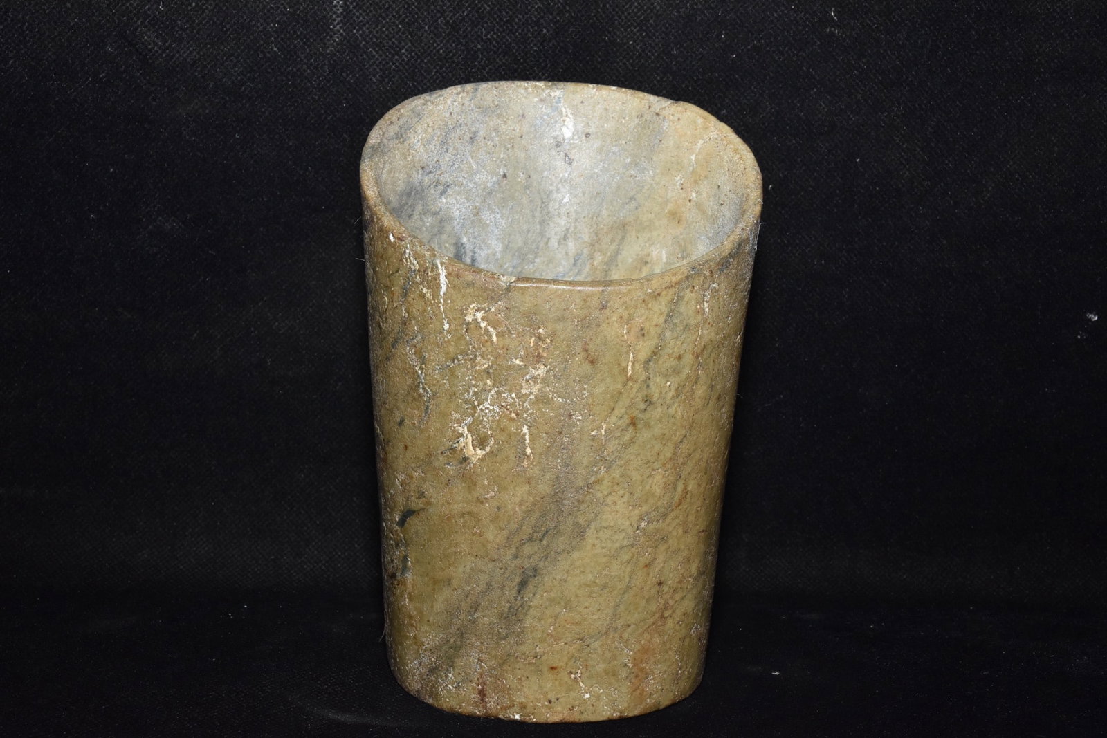 A Fine White Jade Slanted?Mouth Hoop?Shaped Vessel: A Fine White Jade Slanted‑Mouth Hoop‑Shaped Vessel,Hongshan Culture,Dimensions:3.9inx 5.9in,Weight:690g,白玉斜口箍形器,红山文