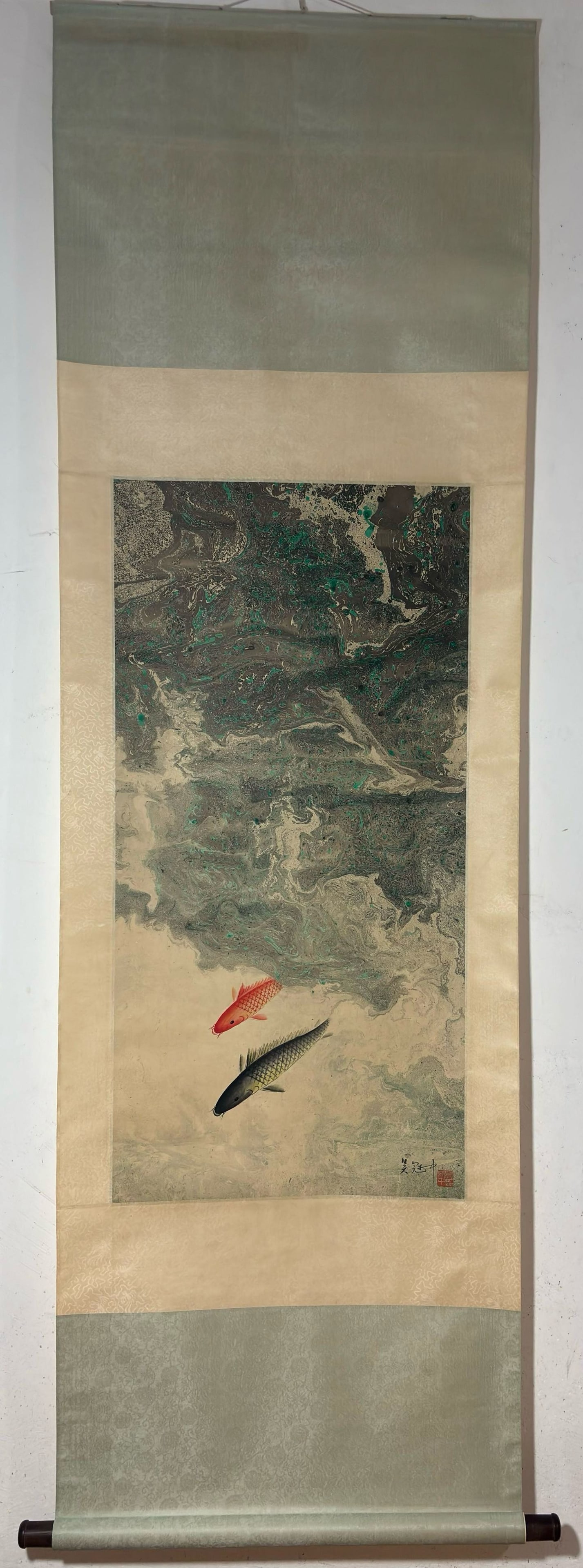 A ChineseInk?on?PaperHangingScroll,TwinFish: A ChineseInk‑on‑PaperHangingScroll,TwinFish,WuGuanzhong,Without frame Size:39inx19.3in,一副中国水墨双鱼图纸本立ů