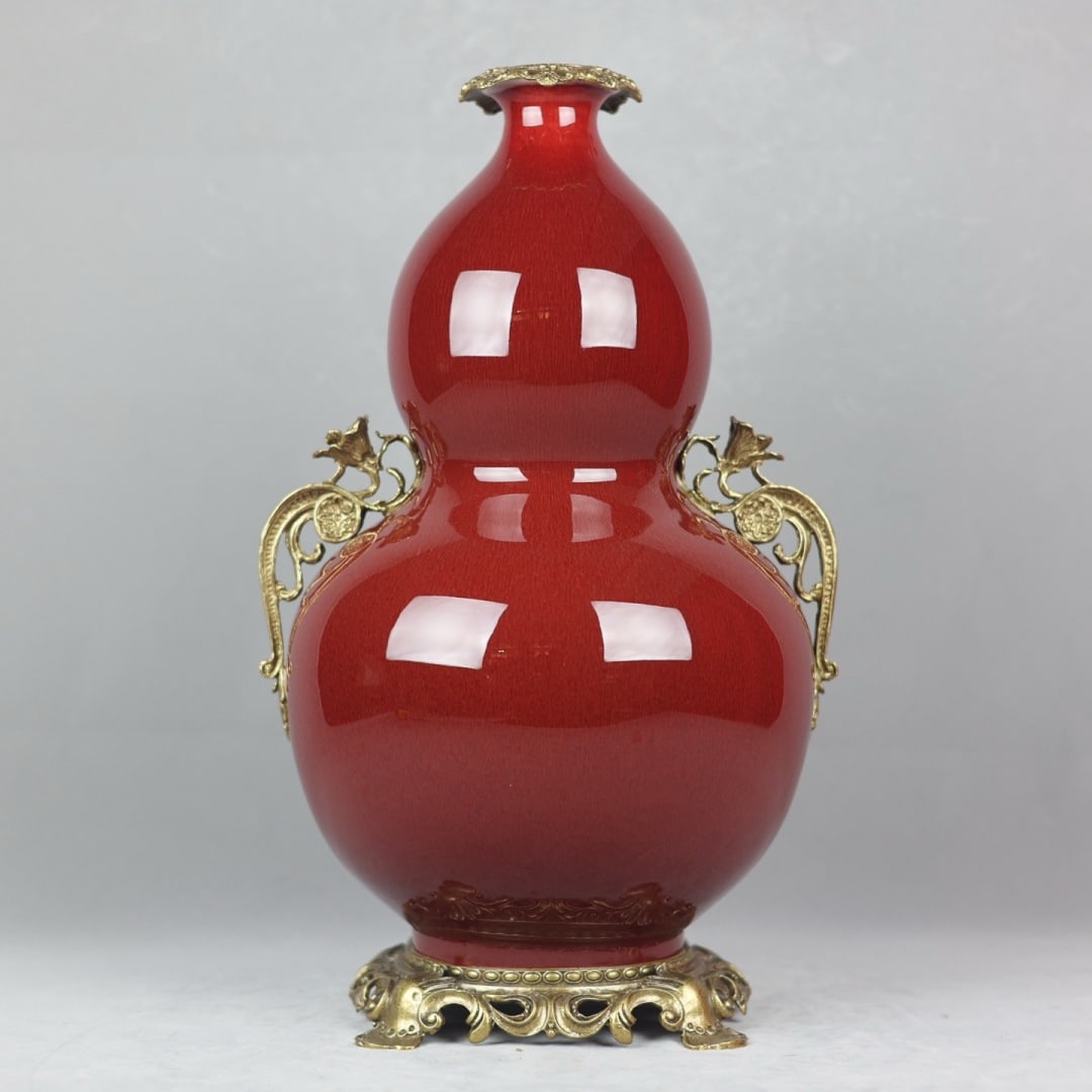 An Exquisite Langyao Red Glaze Gourd Vase With Double Ears And Copper Lace Trim: An Exquisite Langyao Red Glaze Gourd Vase With Double Ears And Copper Lace Trim,China Qing Dynasty,Six-Character Qianlong Mark,Dimensions:18.9inx10.6in,郎红釉镶铜花
