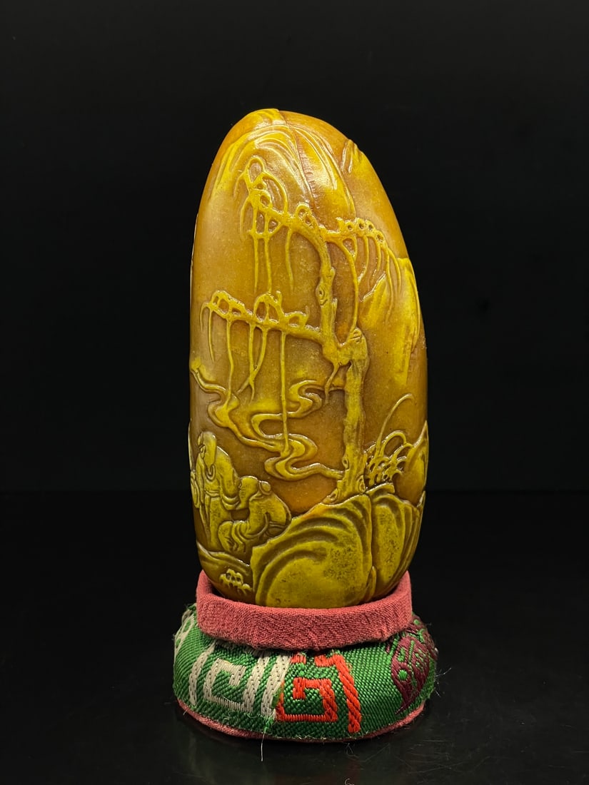 A Fine Tianhuang Stone Free?Form Seal With Low?Relief Weeping?Willow And Figures: A Fine Tianhuang Stone Free‑Form Seal With Low‑Relief Weeping‑Willow And Figures,Qing Dynasty Of China,With Inscription,Dimensions:2inx1.7inx4.3in,Weight:401g,田黄石