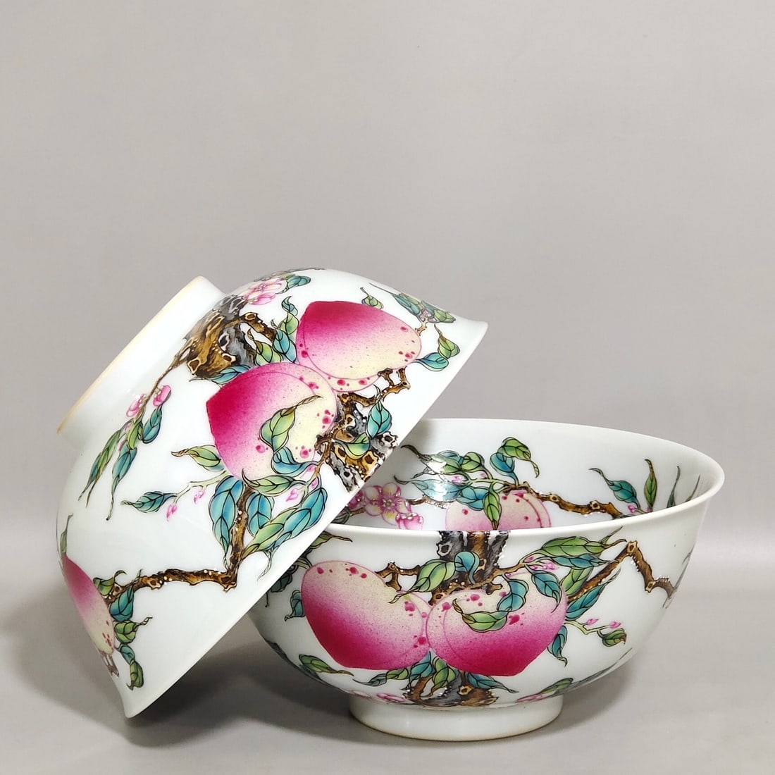A Pair Of Exquisite Bowls With Famille Rose Crossing-Wall Patterns Of Five Blessings And Eight: A Pair Of Exquisite Bowls With Famille Rose Crossing-Wall Patterns Of Five Blessings And Eight Peaches,Qing Dynasty,China,Yongzheng Six-character Mark,一对粉彩五福&
