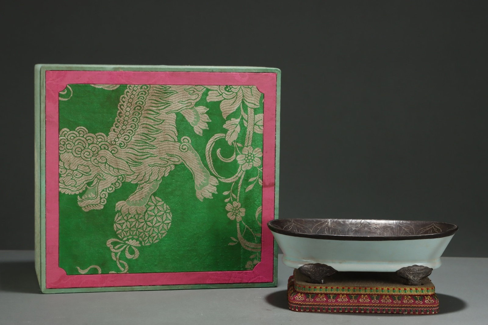 An Exquisite Ru Kiln Sky-Celadon Glazed Silver-Inlaid Begonia-Shaped Daffodil Basin Carved With (1 of 8)